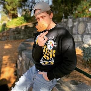 Meet your Posher, Damien